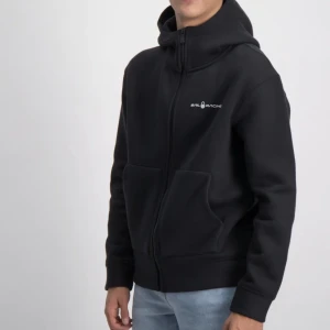 Sail racing zip-hoodie - Svart sail racing zip-hoodie från kidsbrandstore. Köpt för 899 kr, strlk 160 cm. Använd ett få tal gånger, i nyskick.