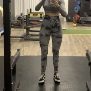 Träningstights med scrunch  - Återpublicering för gratis frakt! Se orginal annons för mer info🤍