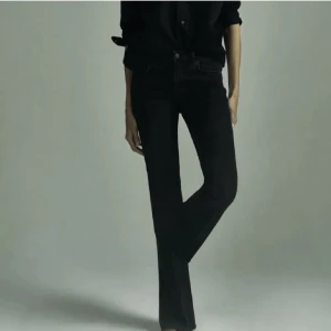 zara jeans! - säljer dessa superfina zara jeans i storlek 38 pga att dom tyvärr va för stora❣️