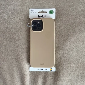 Beige mobilskal från holdit  - Säljer mitt mobilskal från holdit då jag råkade beställa fel modell, skalet är helt nytt och har inga defekter! (Använd ej köp nu)