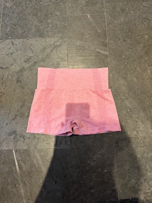 Shorts shein 👄 - Supersöta, använda 1-2 gånger. Storlek m men passar en s! Klicka på köp nu så är den din. Försten till kvarn på allt ❤️