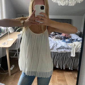 plisserat linne - gulligt plisserat linne från hm, strl s, 100kr💞💞