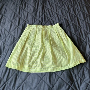 Kjol - Super snygg Rebecca Minkoff kjol i storlek 26 som inte säljs längre. 🥰