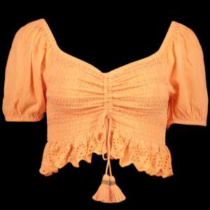 En orange kort tröja jätte fin på sommaren.  Storlek S från NEW YORKER. Använd ett prat gånger och den passar folk i M också. 🧡