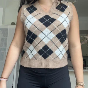 Biege Checkered Vest - super cute brown checkered vest, size S good condition 