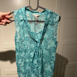 Banana republic tops - Never used, green-blue
