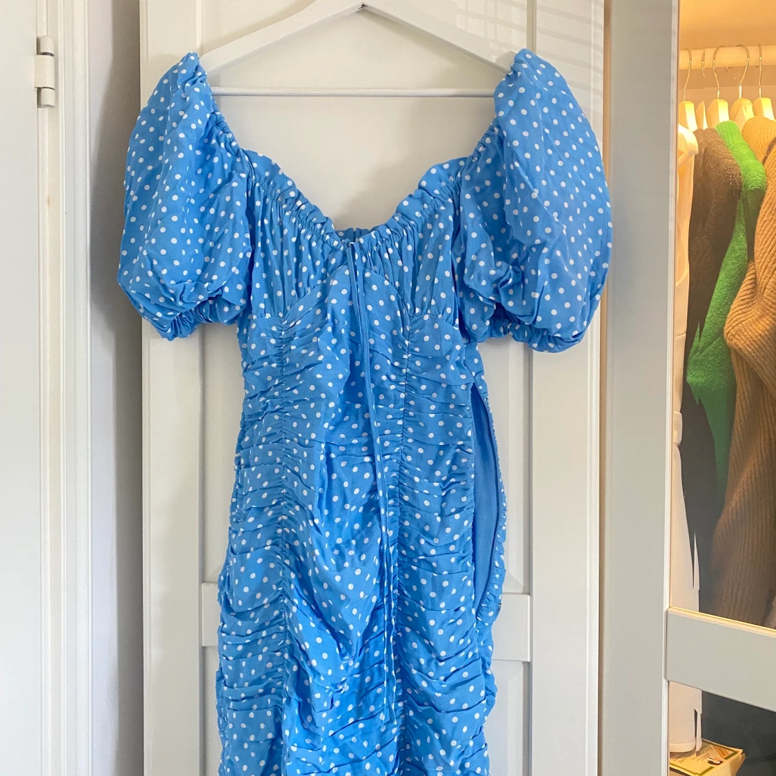 Prickig klänning från Zara