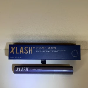 XLASH Eyelash serum ( oöppnad förpackning) - Serumet håller i tre år, 8 månader efter öppning, läs instruktionen, inga returer. Köparen står för frakten