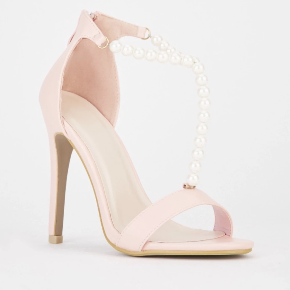 Svarta klackskor med pärlor  - 90