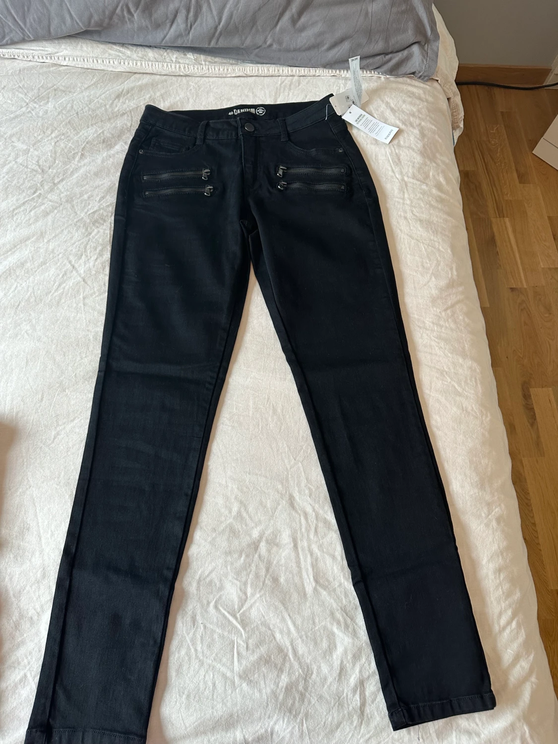 Svarta jeans 