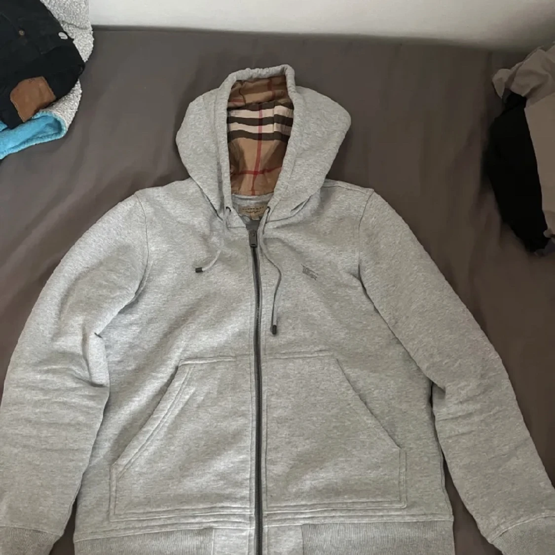 Burberry zip Hoodie  - 90