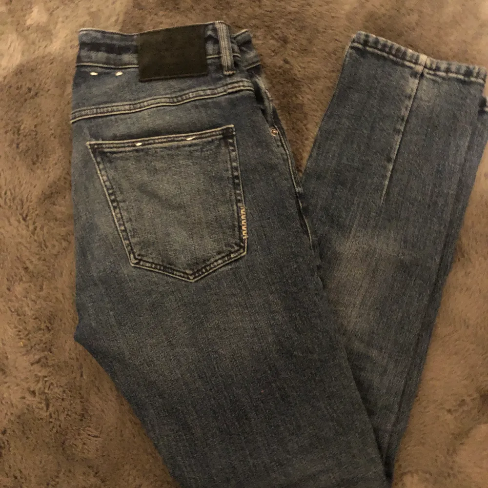 väldigt fina NEUW brallor (Lou slim), Storlek W30 L32. Använda ett par gånger. Jeans & Byxor.