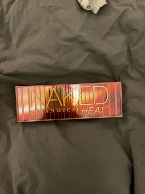 Naked heat palett - Endast testad