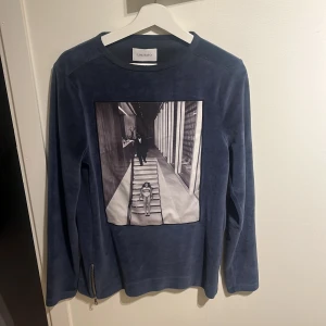Limitato tröja  - Snygg limitato tröja som ny i XS Säljs för 999 Nypris runt 3 k