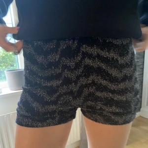 Glitter shorts - Snygga glitter shorts, perfekt på fest med thights under🔥🙌😍