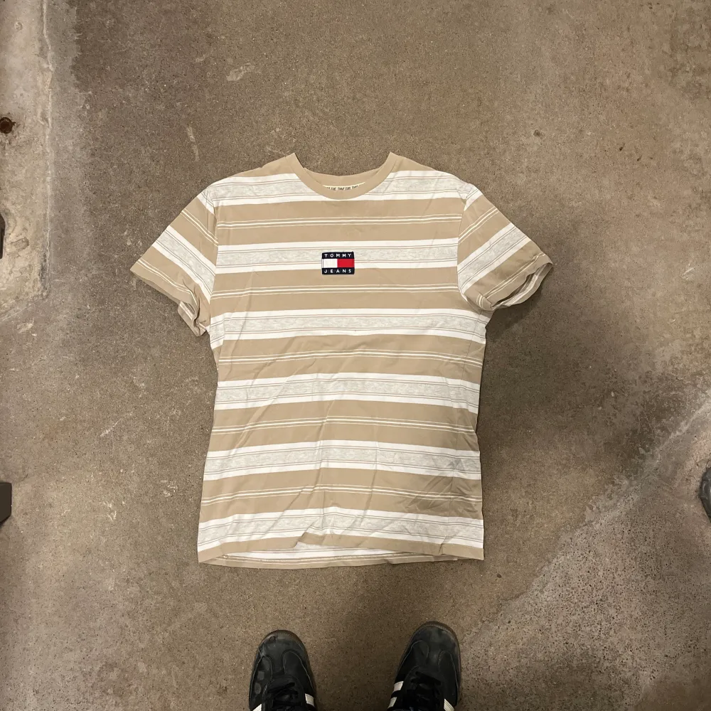 Tommy Jeans T-shirt storlek M. T-paidat.
