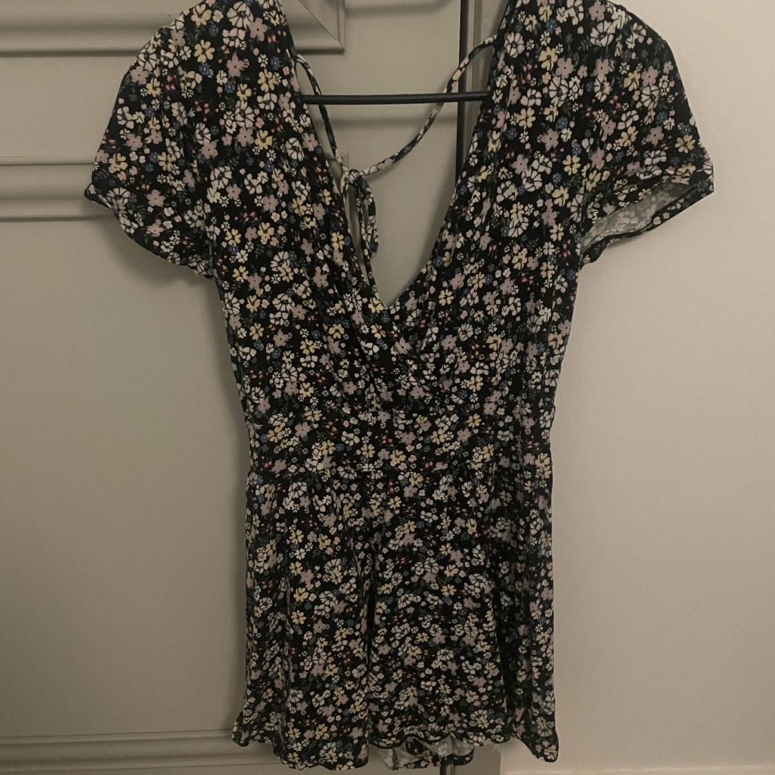 Blommig byxdress - 2