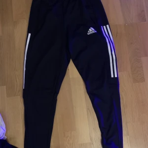 Adidas fotbolls byxor - Adidas fotbolls byxor 