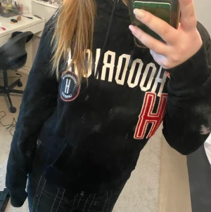 Hoodrich - Säljer jätte fin hoodrich tröja för att den är för liten. Är inte trasig någonstans. Den är jätte skön! 