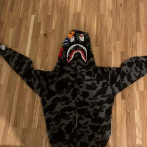 Svart Bape hoodie