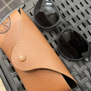 Rayban solglasögon  - Modell Erika  Använda ett fåtal gånger 