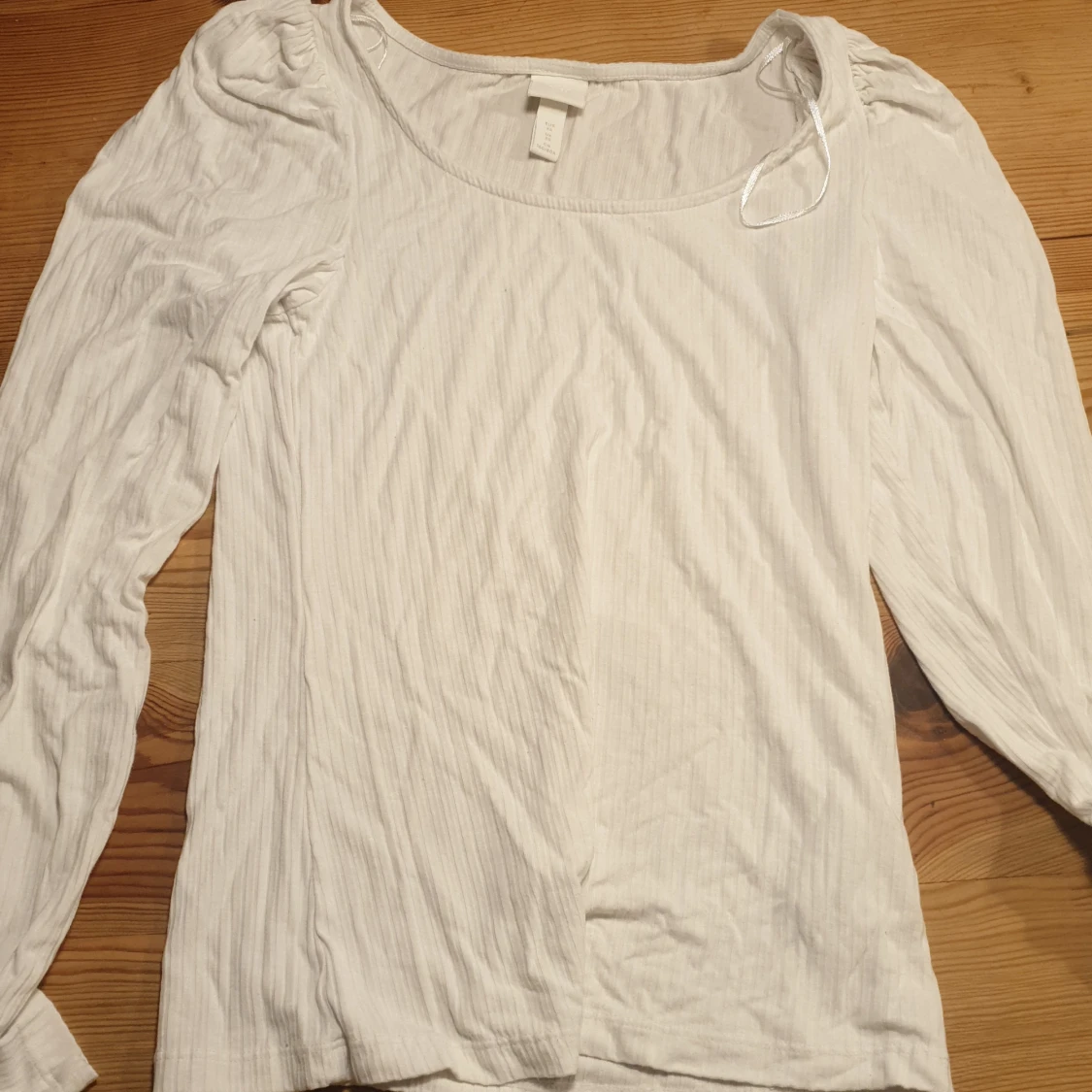 Långärmad vit tröja