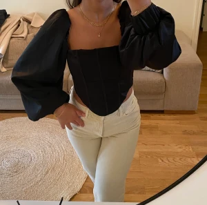 Svart crop topp - 🩷