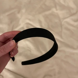 Diadem - Säljer detta söta diadem❤️