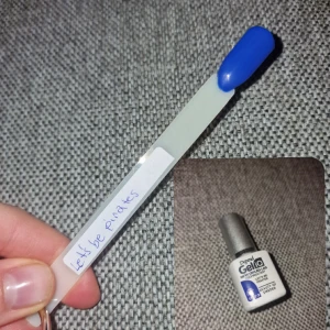 Gelpolish  - Helt ny och oöppnad, målat med min egna svarta färg för att visa🥰