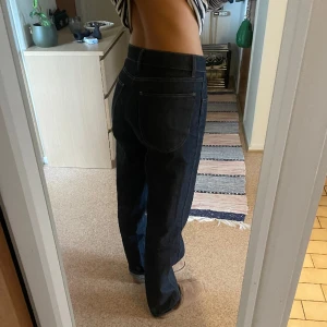 Mörka lågmidjade jeans - Super snygga Massimo Dutti jeans i nyskick! 