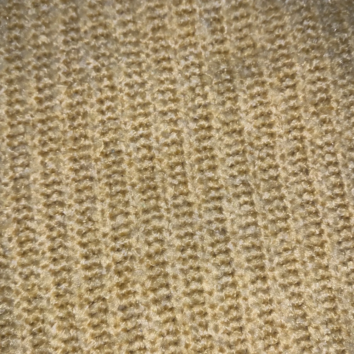 Gul stickad tröja - 90