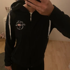 Zip tröja - Fin polo tröja med dragkedja💞