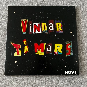 HOV1 VINYL! VPM - Jag säljer nu min hov1  vinyl skiva (vindar på mars) den är i super bra skick! Pris börjar på 500kr kan ändras upp och ned! Betalning sker via Swish, köpare står för frakt❤️