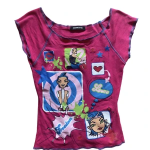 y2k only anime cartoon topp - cool topp från ONLY. Köparen står för frakt. 💓