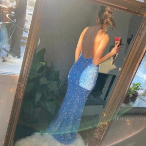 Magisk balklänning  - Helt otroligt vacker balklänning från SHEIN i Strl S, ALDRIG ANVÄND!💕