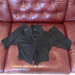 Långärmad  - Säljer för den är för stor och jag tvättar den innan jag postar den❤️