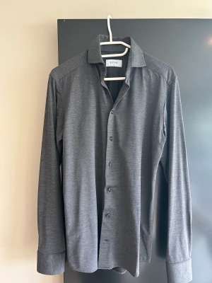 Eton skjorta mörkgrå i small - Använd eton skjorta i slim 38 Bra skick