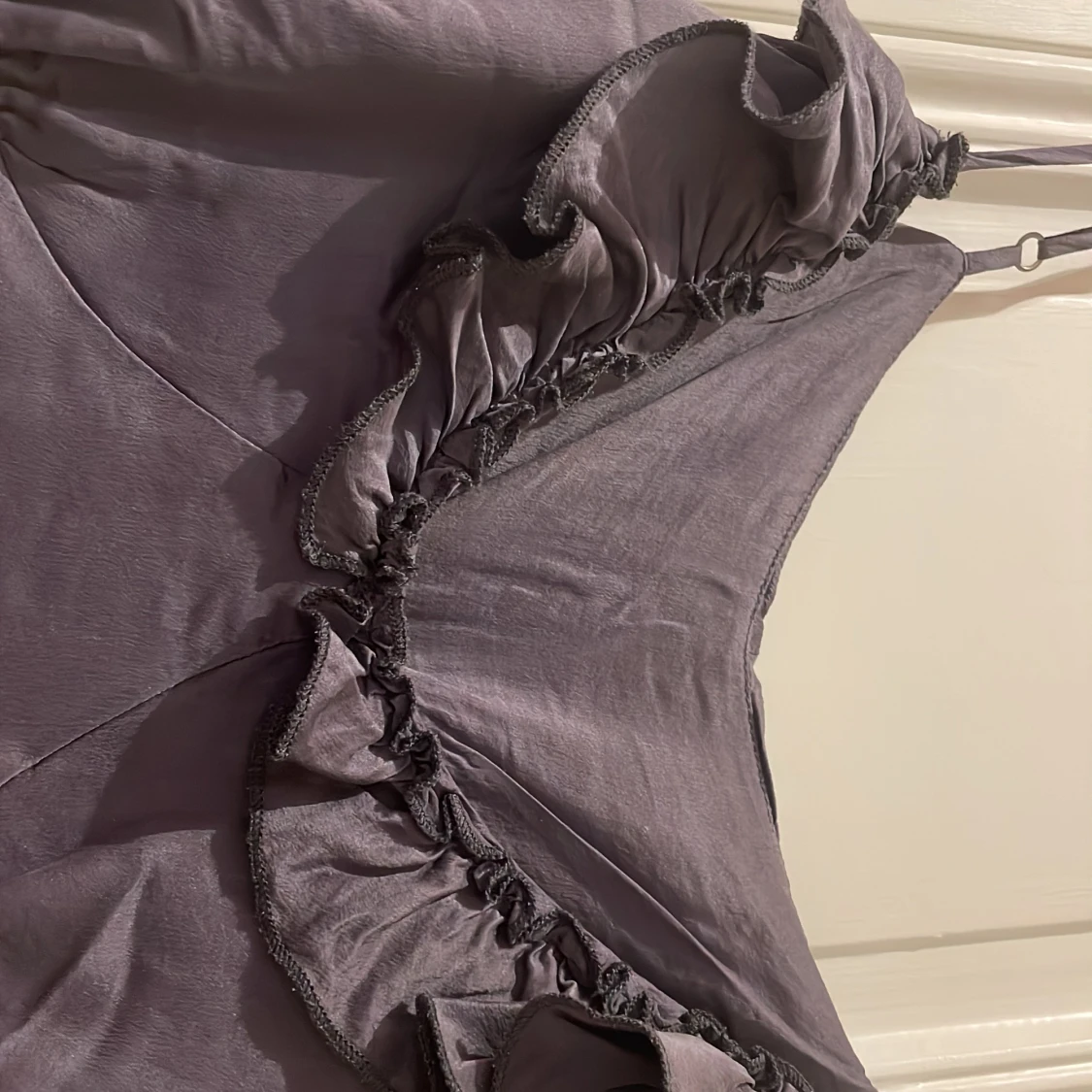 Underklänning i siden, mörkgrå. - 90