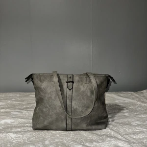 Väska - Väska som passar perfekt till skolan!