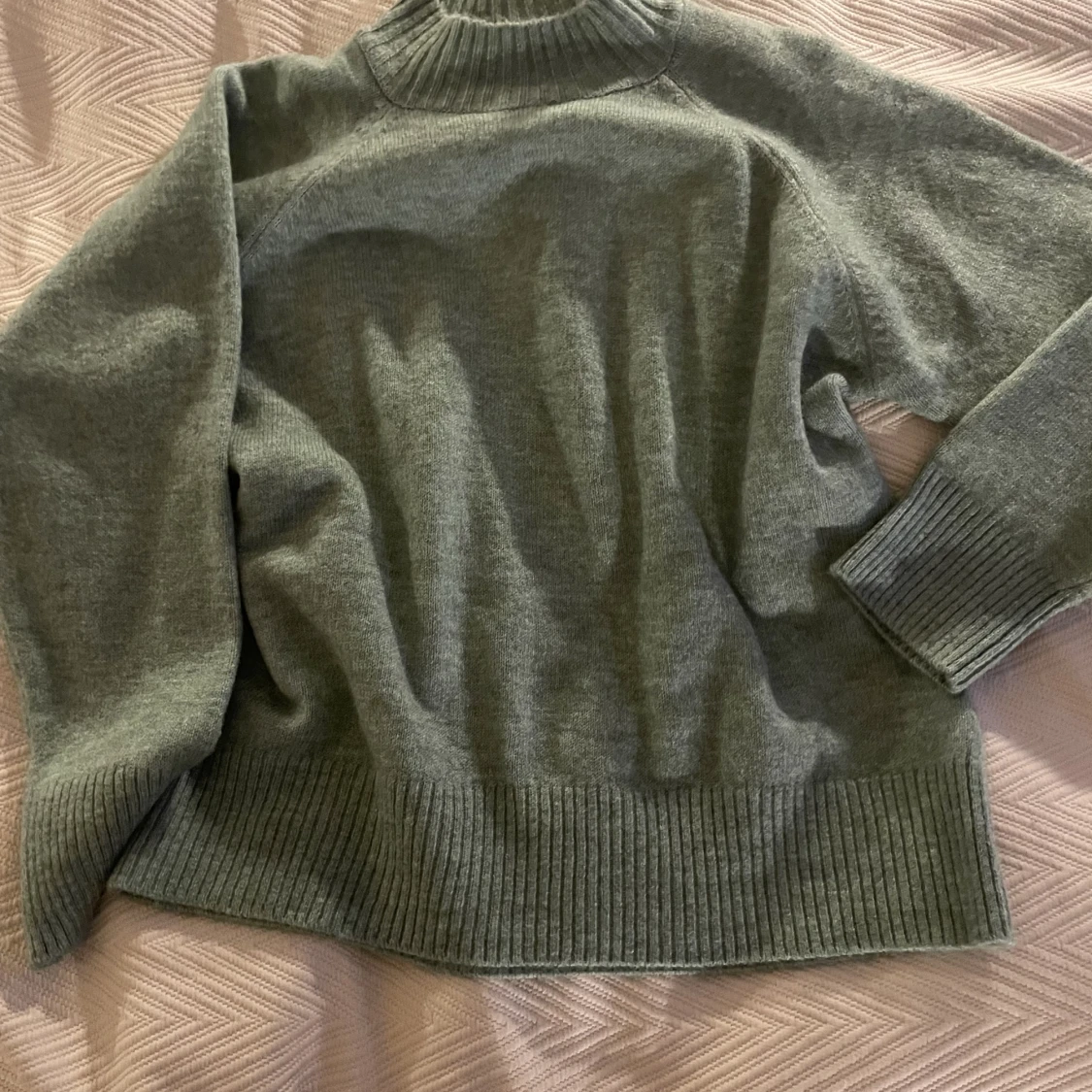 Grön stickad tröja  - 90