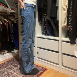 Jeans  - Svinsnygga bootcut jens från Gina. Fint skick. Sitter bra på mig som är 1,75💗