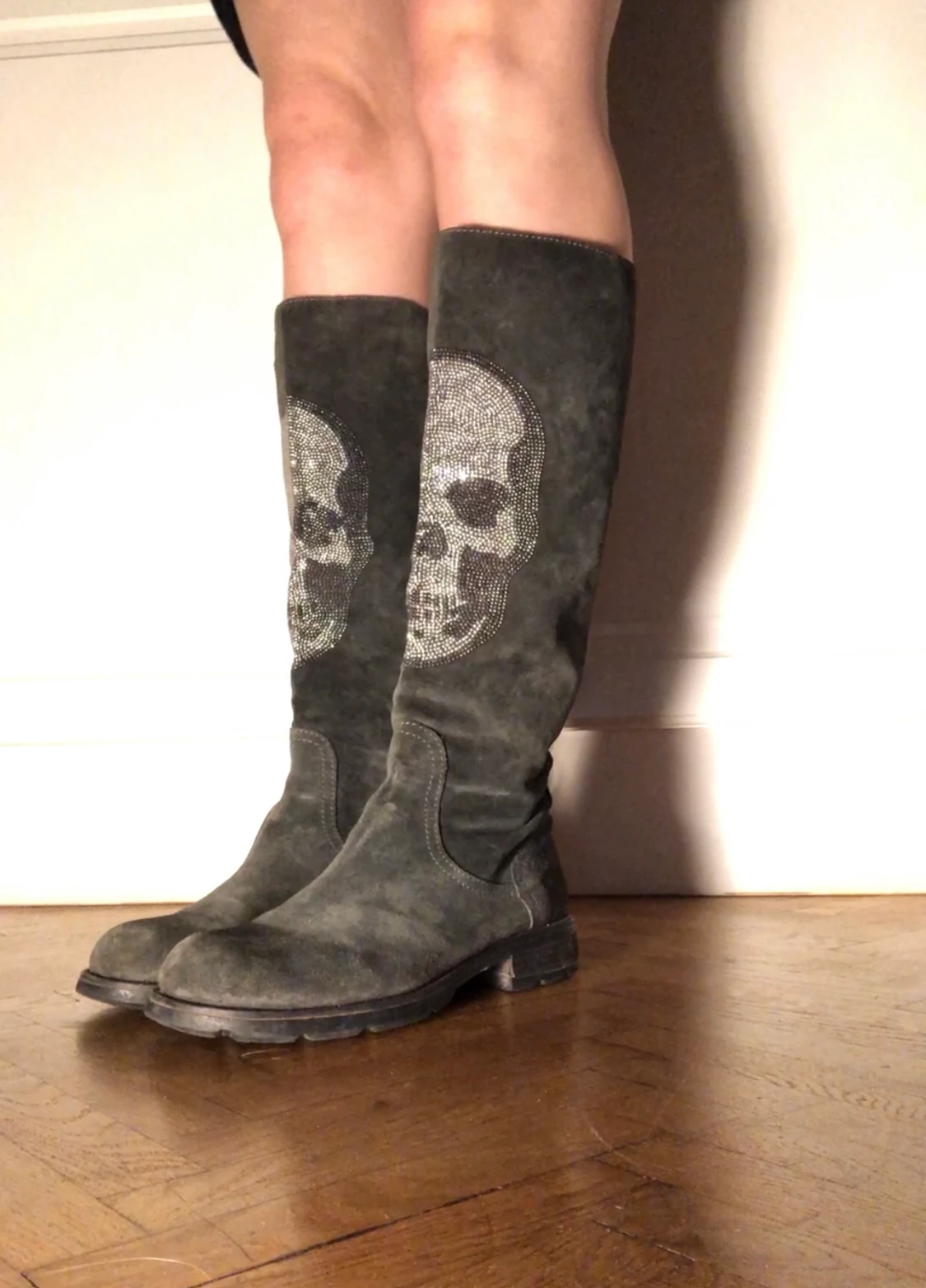 Höga boots med dödskalle design