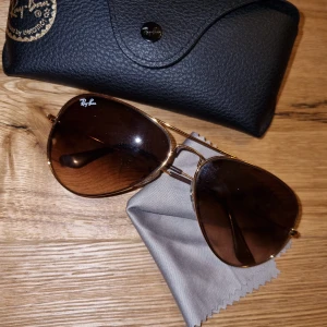 Rayban solglasögon - Helt nya solglasögon från Rayban