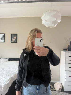 Vindjacka - Vindjacka från Northface i storlek XS men passar även S💕