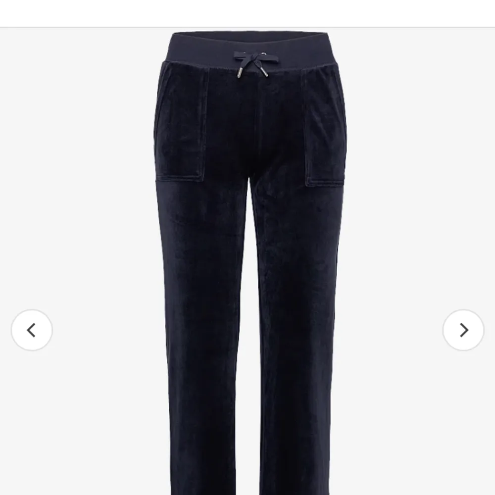 Säljer då de är för stora. Jeans & Byxor.