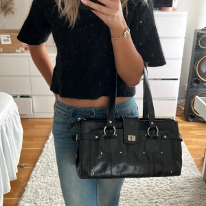 Väska  - Jätte fin väska köpt på sellpy!