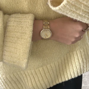 Michael kors klocka - En äkta jättefin michael kors klocka!! Nypris 2499kr 