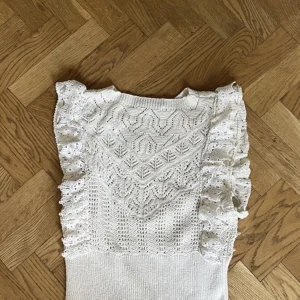 Söt zara topp! - Säljer denna fina toppen från zara!