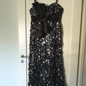 Balklänning  - Bra skick, Använd vid ett tillfälle 