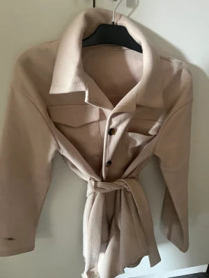 Kappa - Beige kappa från shein Storlek S 